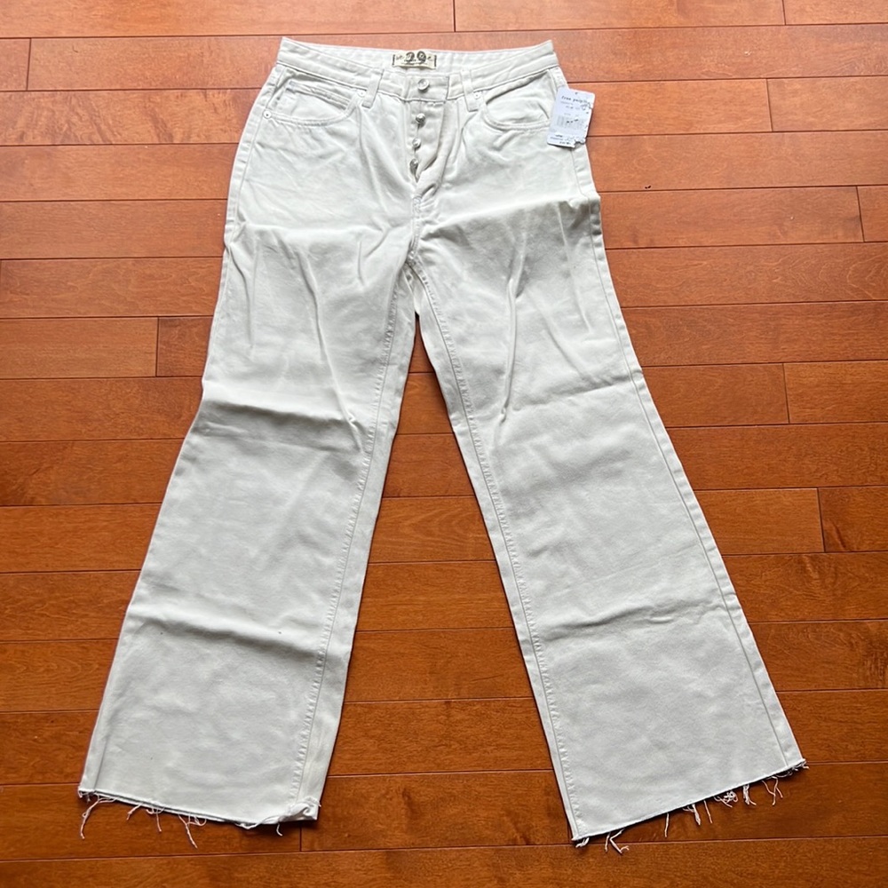 Free People High Waist White jeans size 29